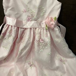 Kids dress light pink embroidered flowers  dress
